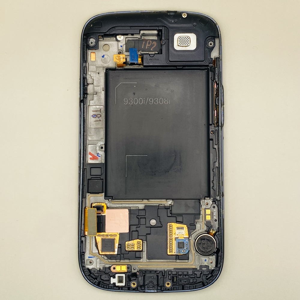 ال سی دی سامسونگ گلکسی S3 (مدل SM-i9300) اورجینال سرویس پک - نمای نزدیک