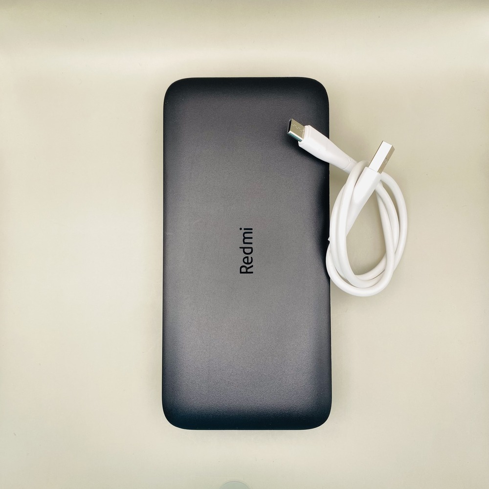 پاوربانک شیائومی ۲۰۰۰۰ میلی‌آمپر اورجینال با گارانتی ۱۸ ماهه - Power Bank Xiaomi 20000 mAh Original - نمای نزدیک